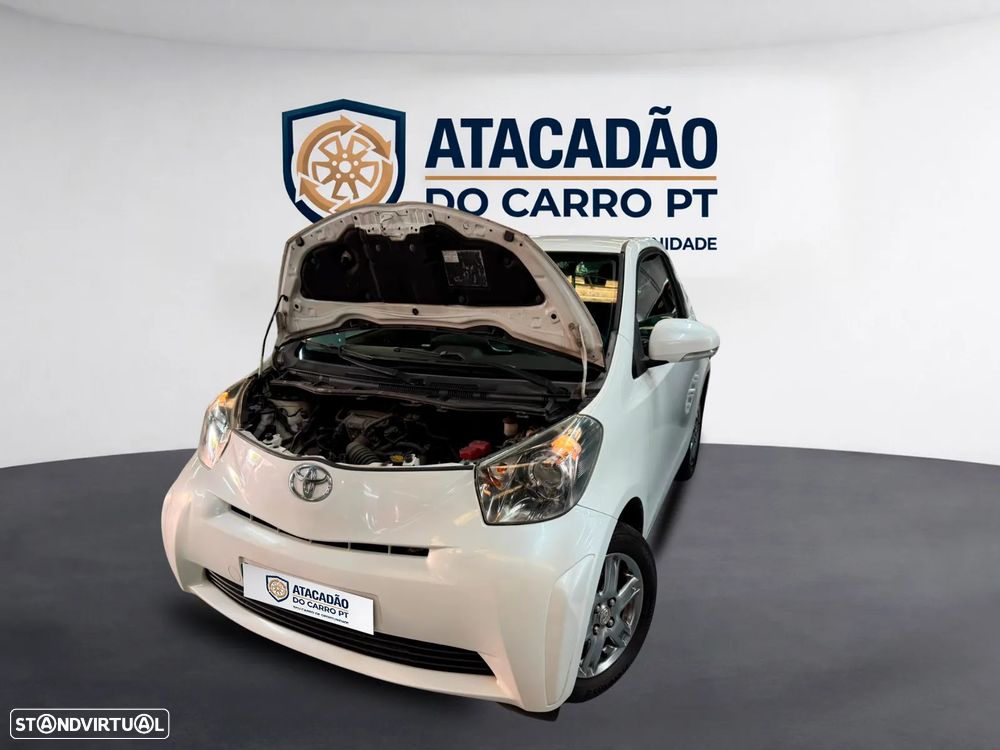 Toyota iQ - 24