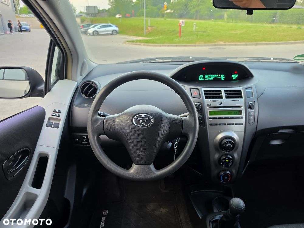 Toyota Yaris 1.0 VVT-i Cool - 5