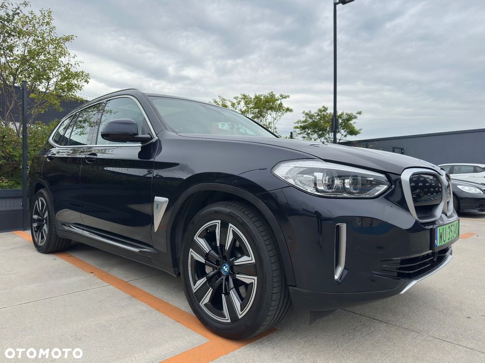 BMW iX3 - 18