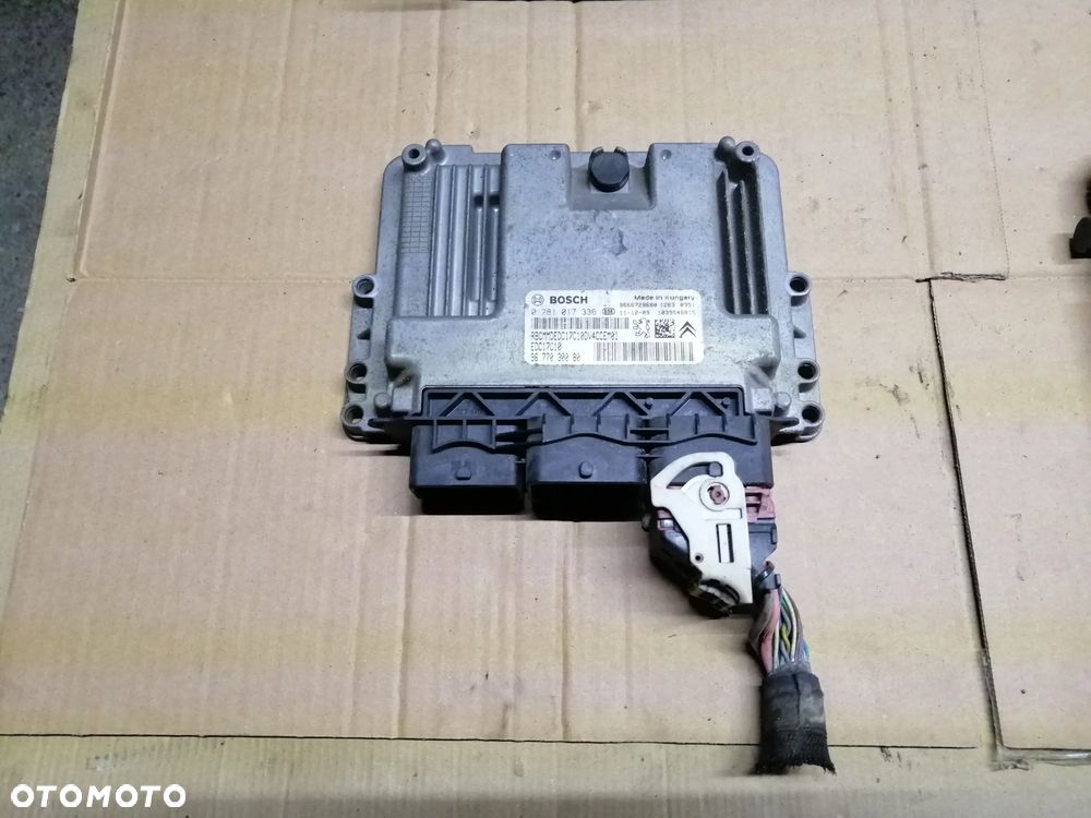 Citroen Peugeot 1.4 HDi 8HR 8HZ zestaw startowy komputer Bosch 0281017336 9677030080 BSM BSi stacyjka klucze licznik i inne - 2