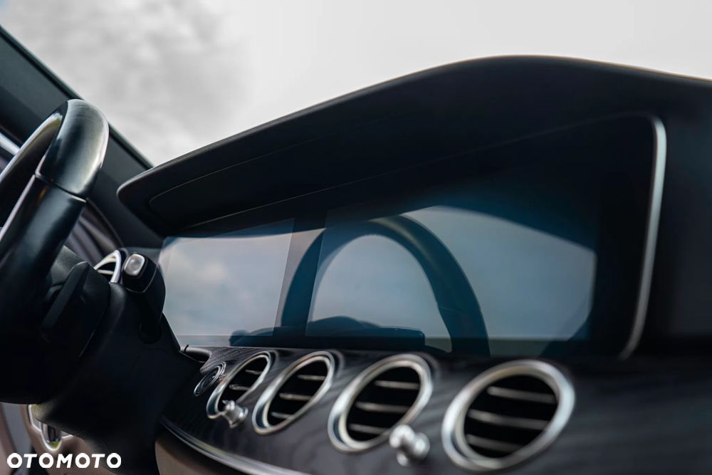 Mercedes-Benz Klasa E - 26