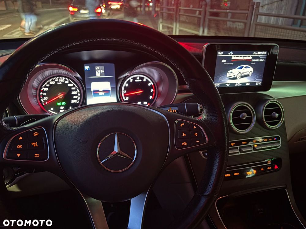 Mercedes-Benz GLC - 37
