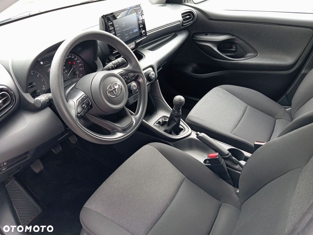 Toyota Yaris - 10