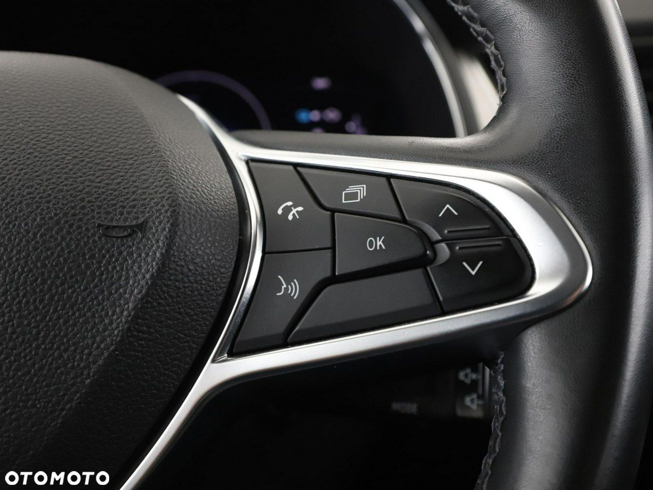 Renault Captur E-TECH PLUG-in 160 INTENS - 33
