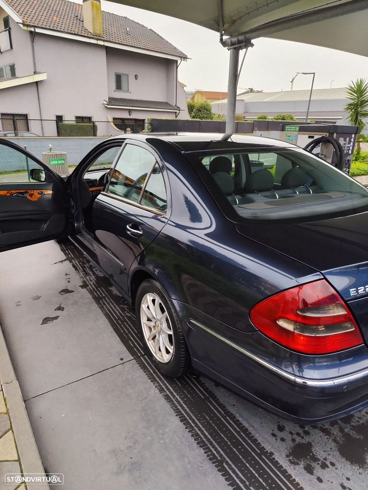 Mercedes-Benz E 220 CDI Auto Elegance - 13