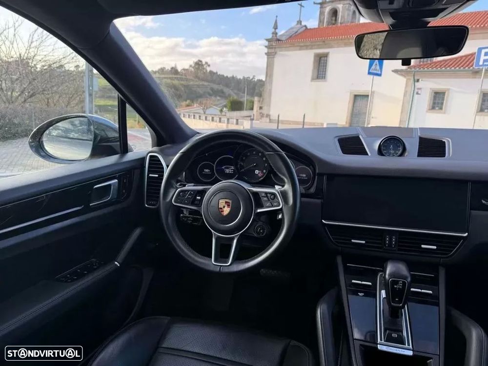 Porsche Cayenne Coupé E-Hybrid - 25