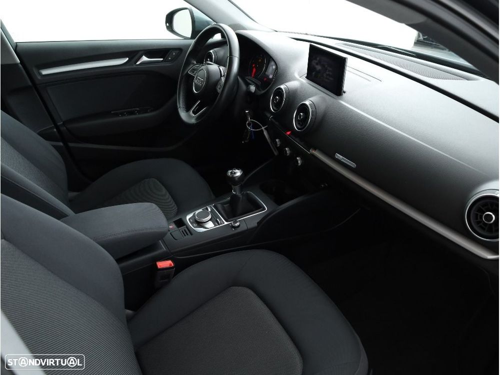 Audi A3 Sportback 30 TDI - 14