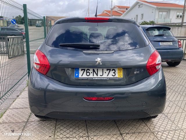 Peugeot 208 1.6 e-HDi Allure - 22