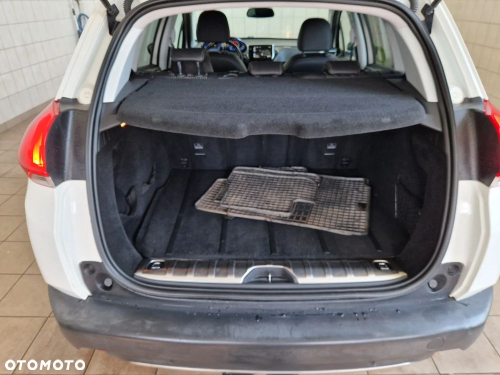 Peugeot 2008 1.6 e-HDi Allure S&S - 25