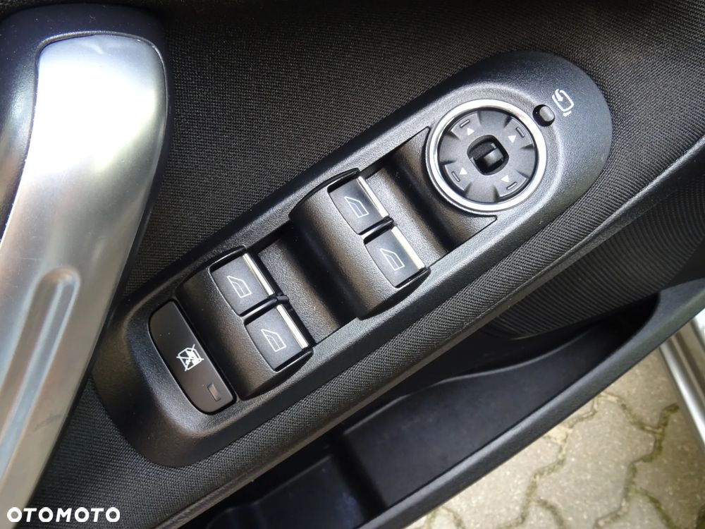 Ford Galaxy 2.0 TDCi DPF Trend - 17