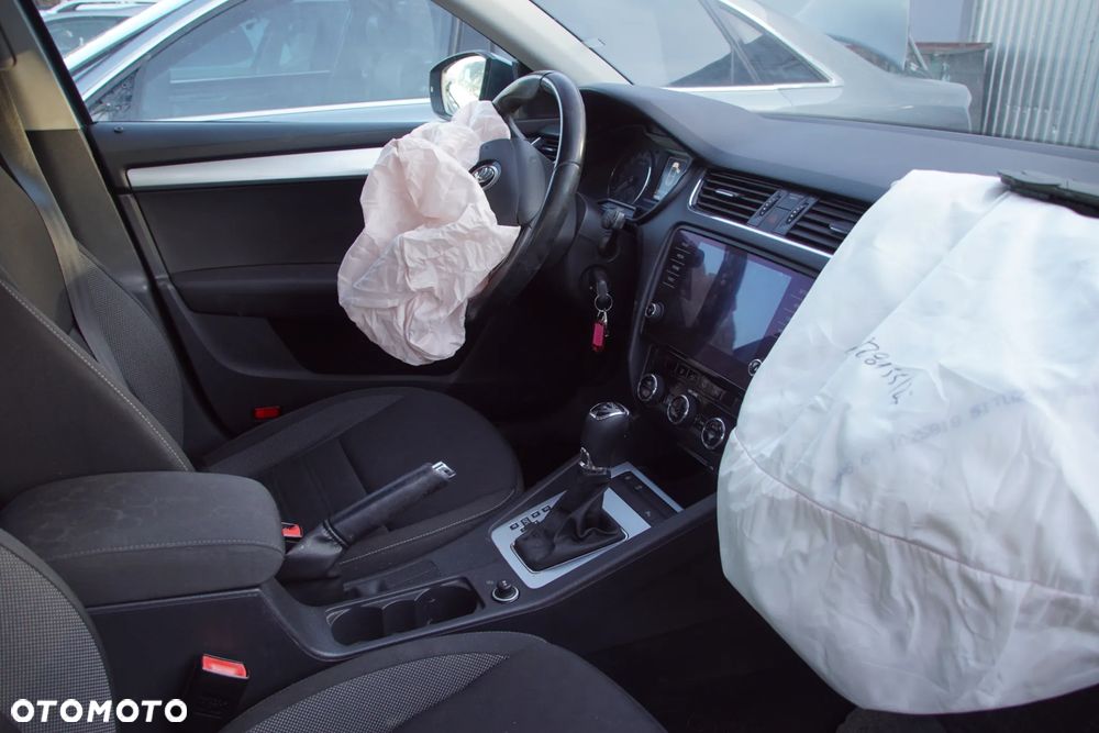 Auto na części - Skoda Octavia III Lift 1.6 TDI 115 KM DDYA SMT LF7Y 2017R Silnik Skrzynia Drzwi Maska Błotnik Klapa Zderzak Lusterko Lampa Szyba Klamka Deska Kokpit Sterownik Moduł Czujnik Licznik Wyświetlacz Panel Kierownica - 14