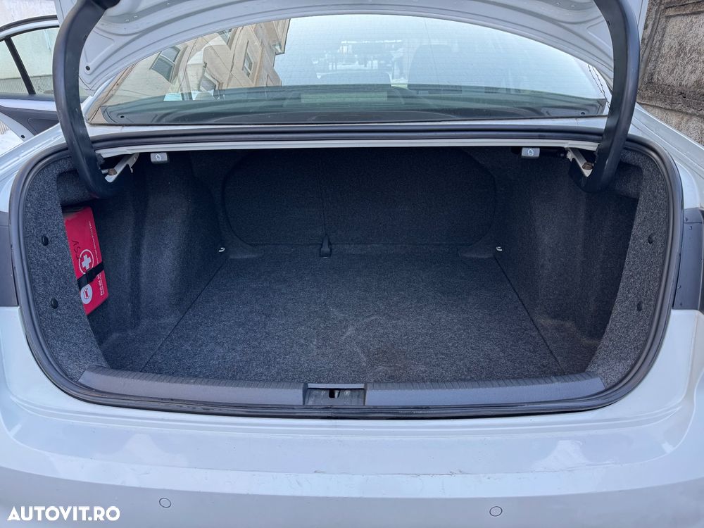 Volkswagen Jetta - 15