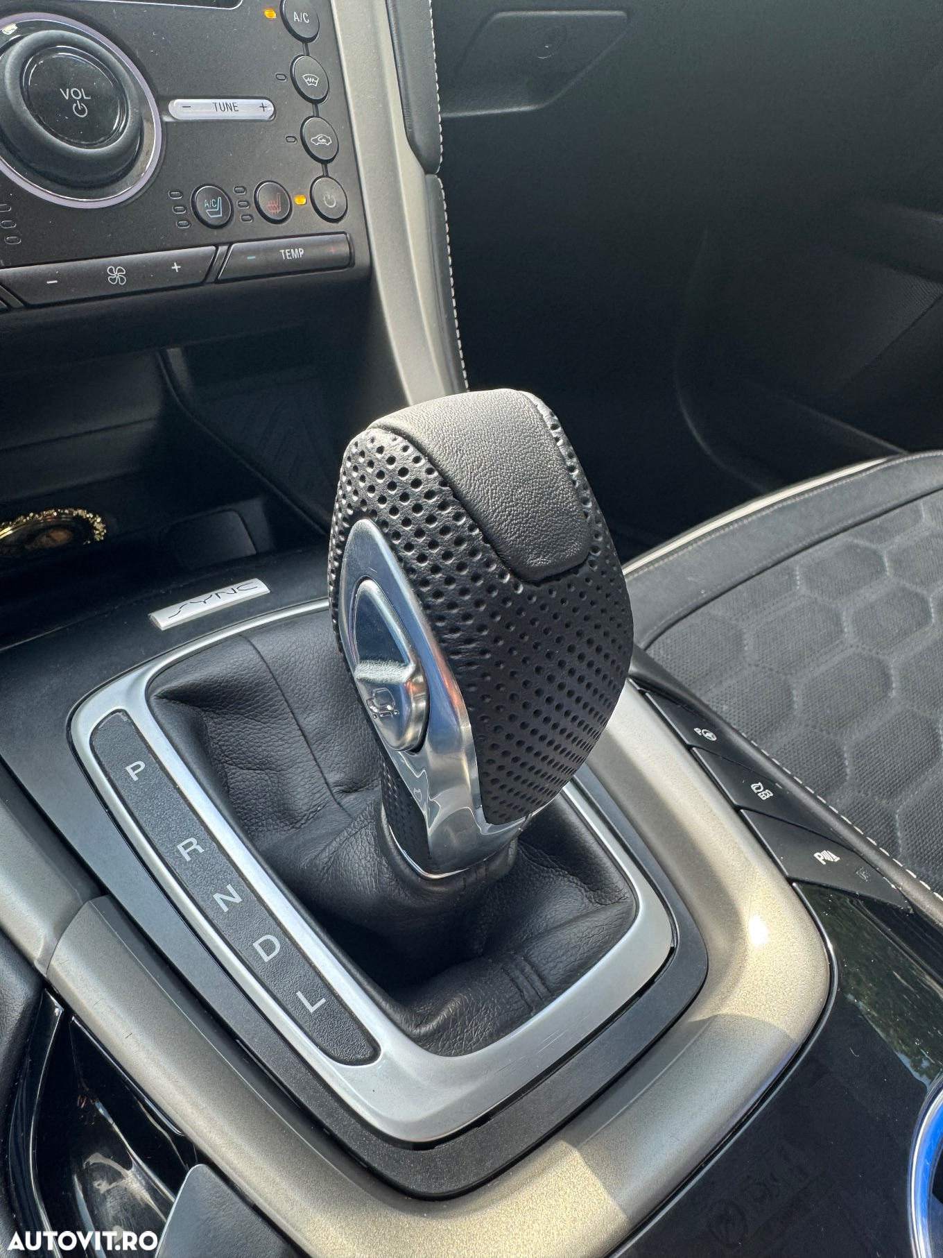 Ford Mondeo Vignale 2.0 Hybrid - 12