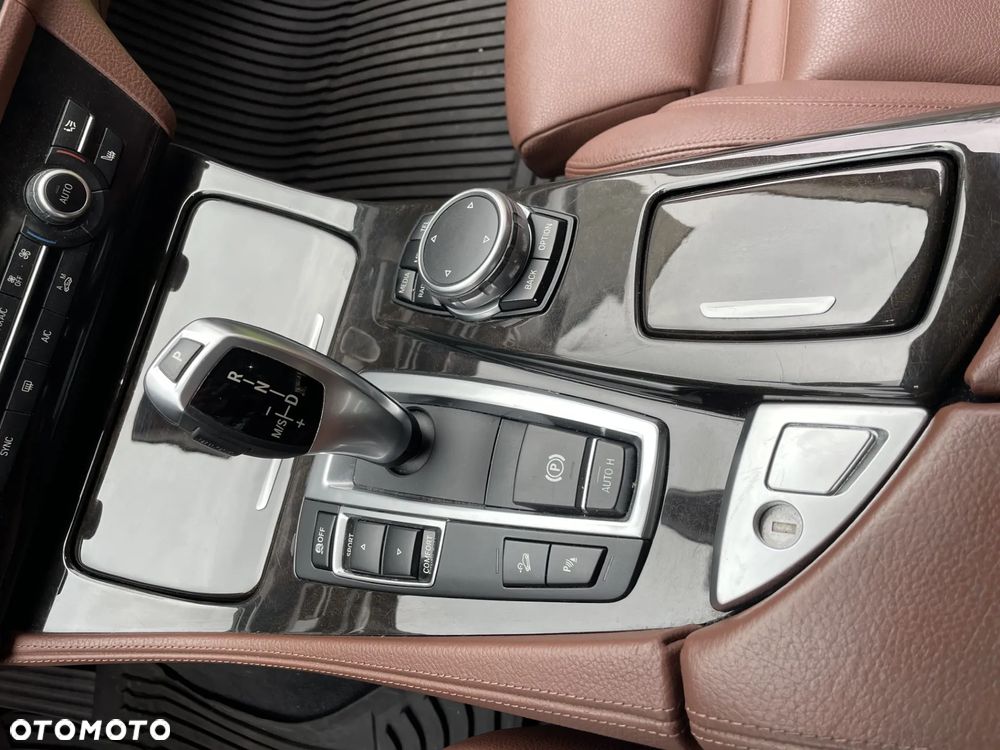 BMW Seria 5 520d xDrive Luxury Line - 23