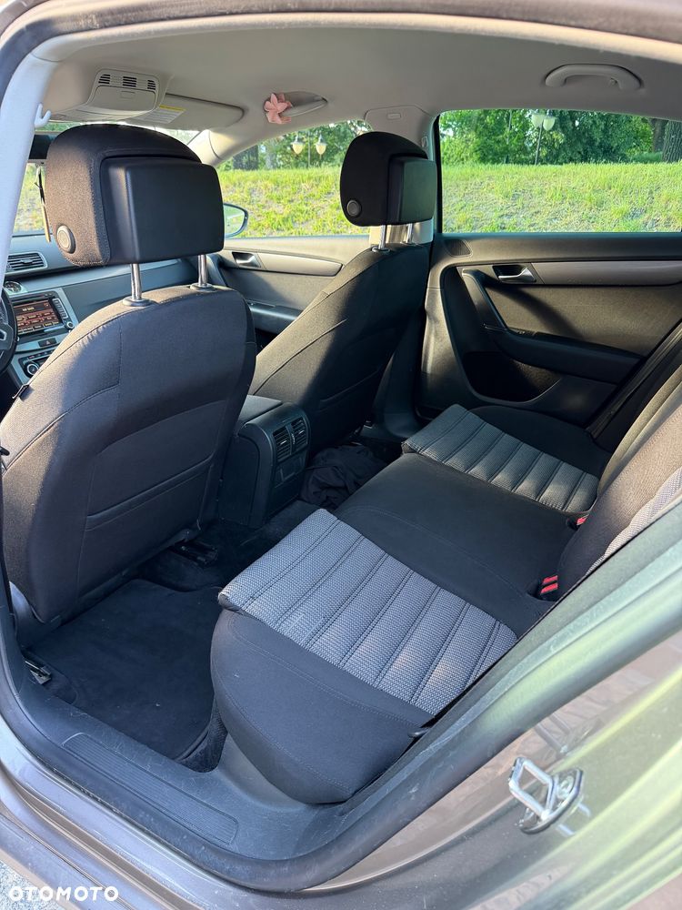 Volkswagen Passat 2.0 TDI Comfortline - 6