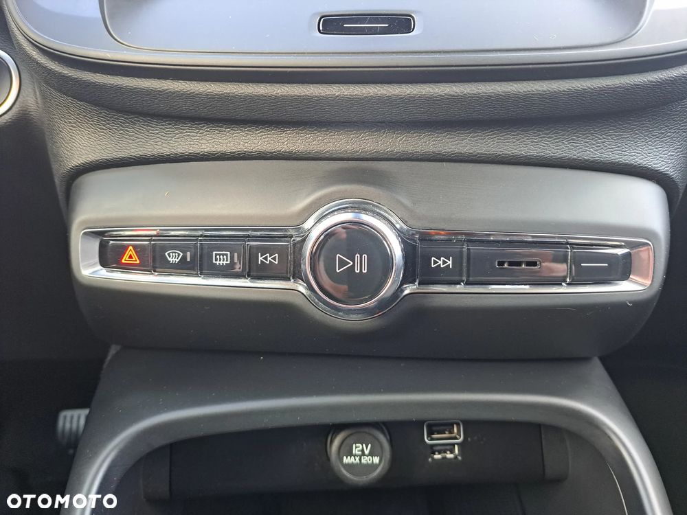 Volvo XC 40 T2 Essential - 26