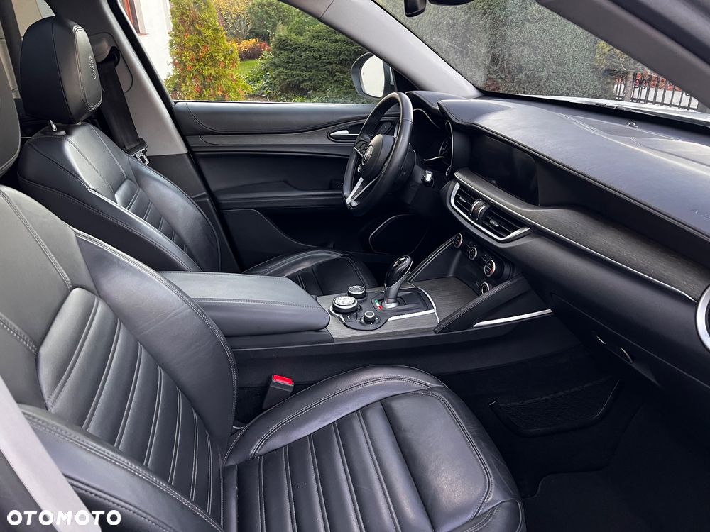 Alfa Romeo Stelvio 2.0 Turbo 16V AT8-Q4 Competizione - 24