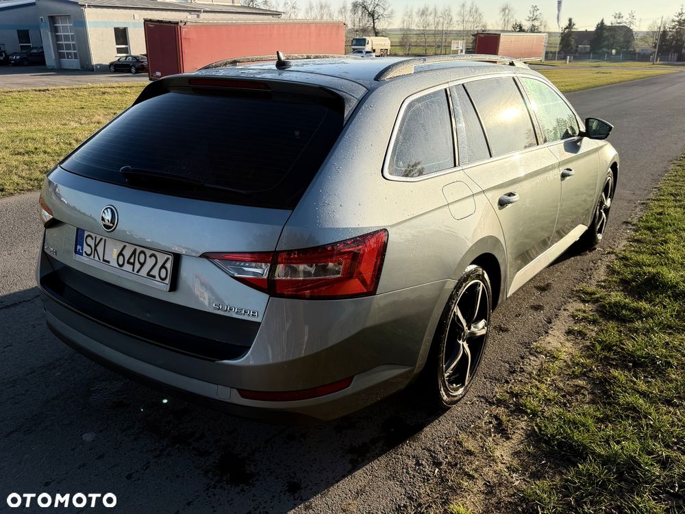 Skoda Superb 2.0 TDI Style DSG - 8