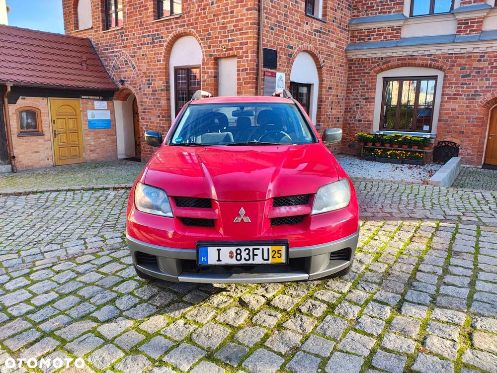 Mitsubishi Outlander 2.0 4WD Intense - 34