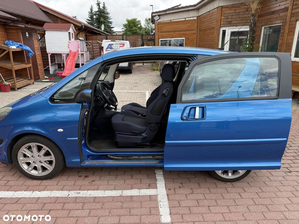 Peugeot 1007 - 11