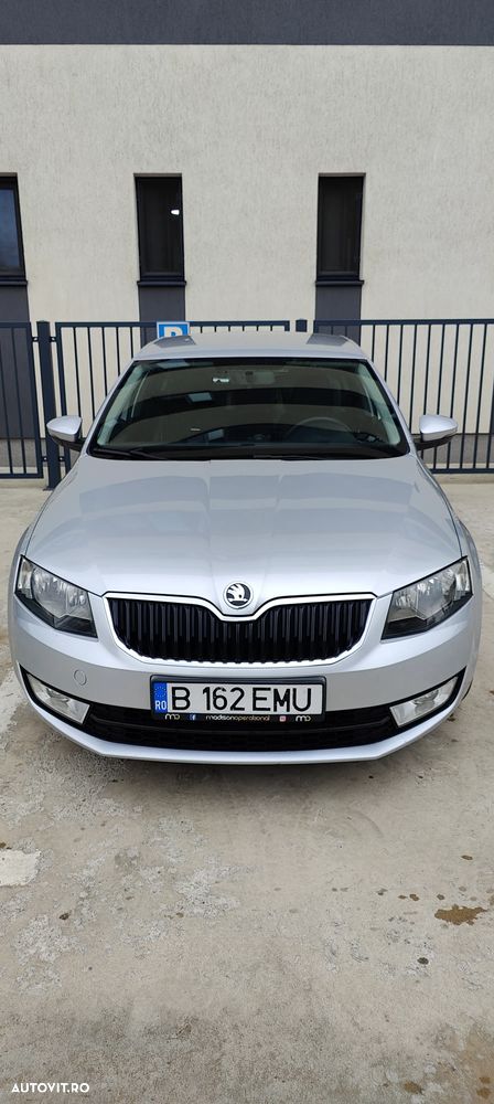 Skoda Octavia 2.0 TDI DSG Style - 1