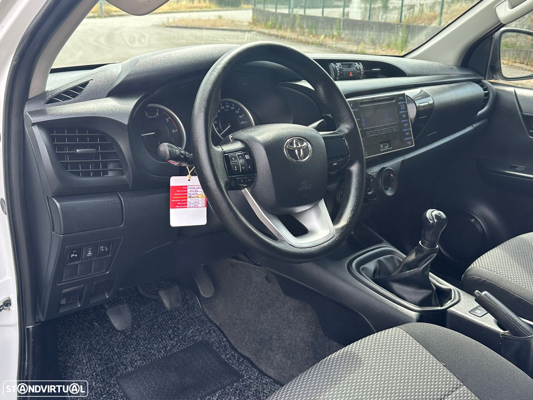 Toyota Hilux 2.4 D-4D 2WD CD - 3