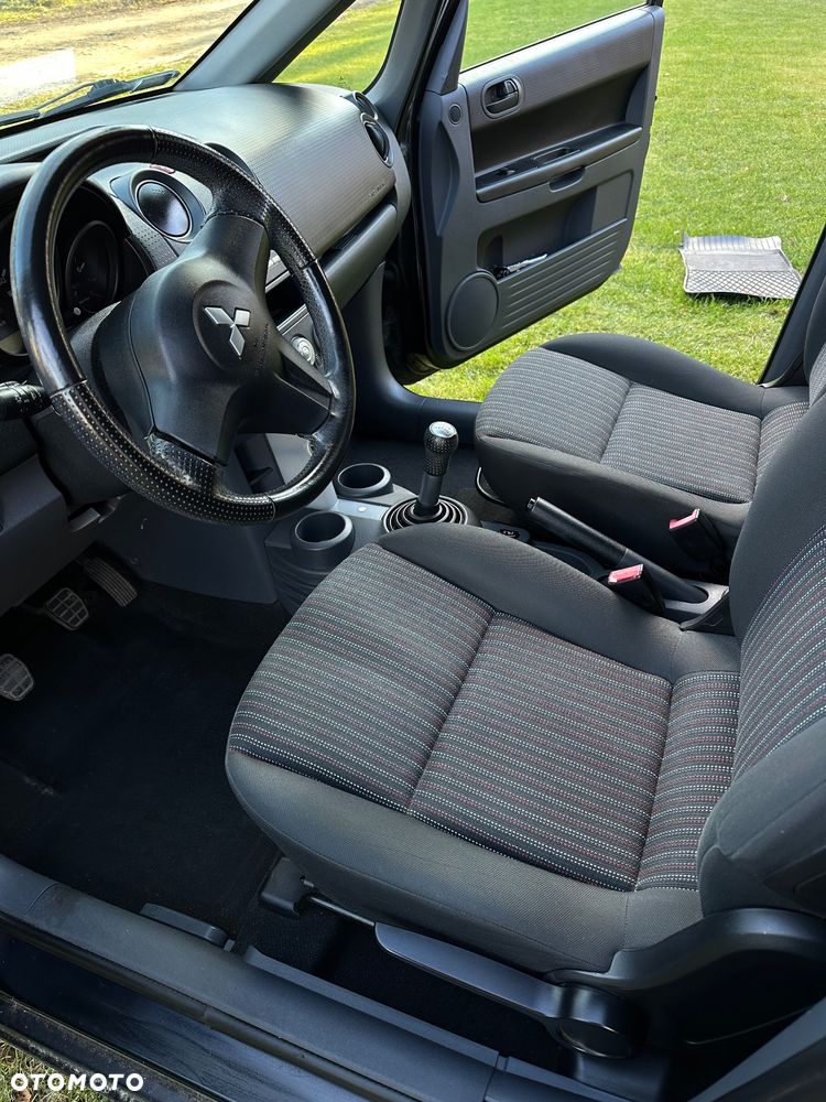 Mitsubishi Colt 1.5 Invite - 9