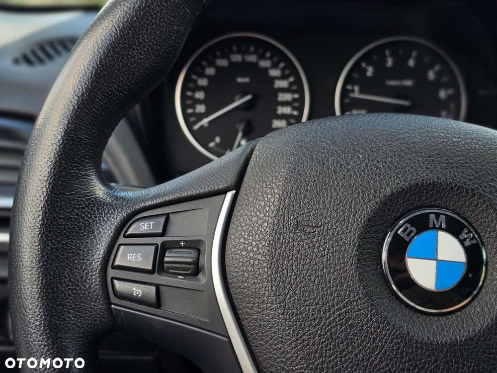 BMW Seria 1 - 25