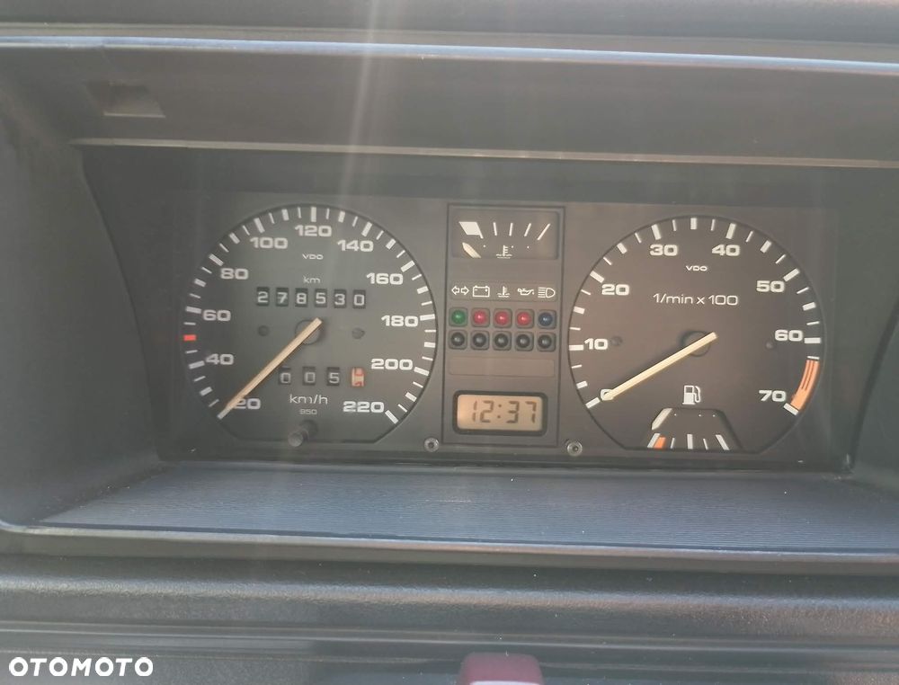 Volkswagen Golf 1.6 CL - 28