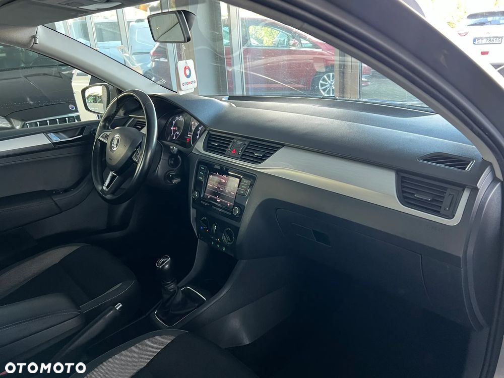 Skoda RAPID 1.0 TSI Ambition - 34