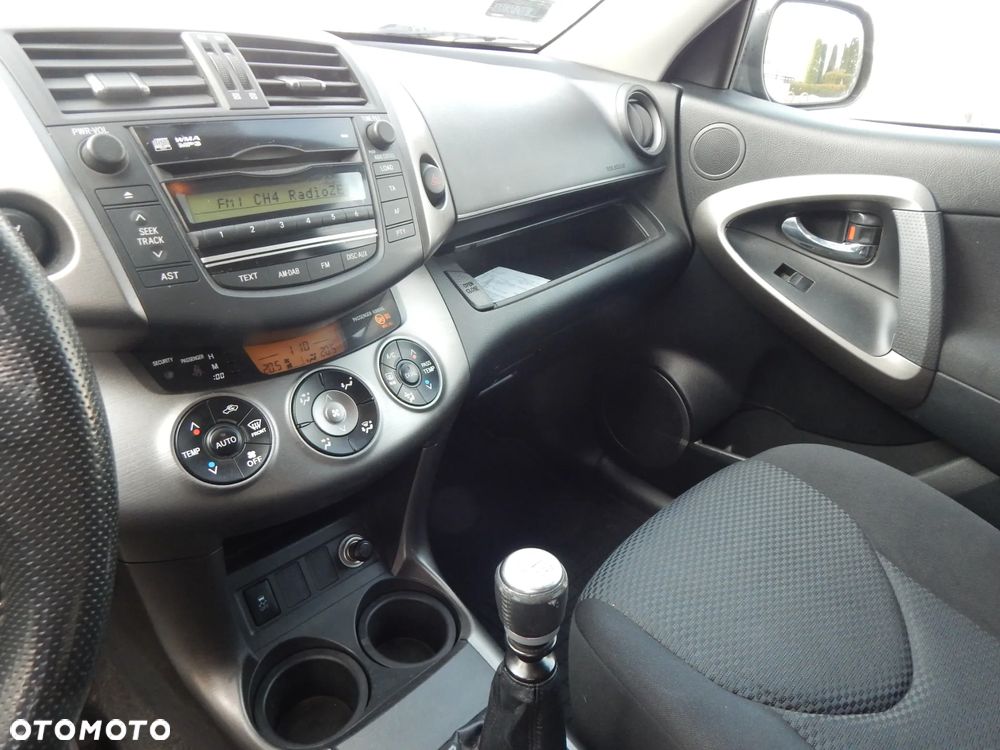 Toyota RAV4 2.2 D-4D 4x4 Life - 23