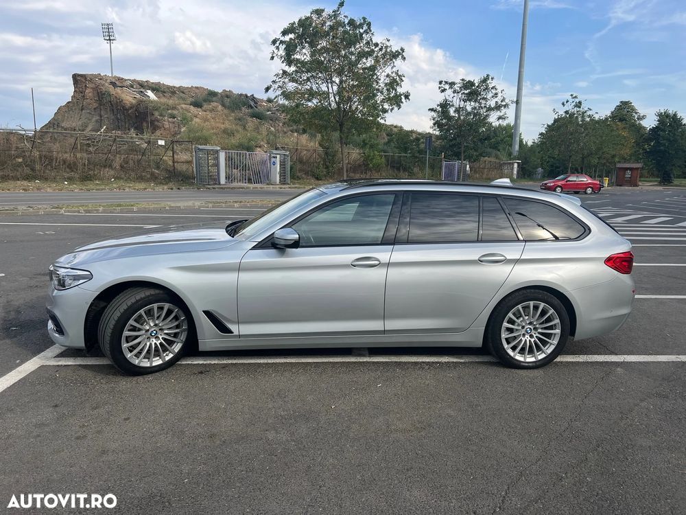 BMW Seria 5 520d Touring Aut. Sport Line - 2