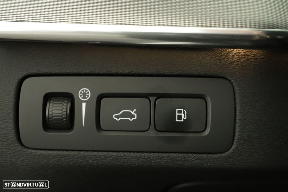 Volvo XC 90 2.0 T8 PHEV Core AWD - 19