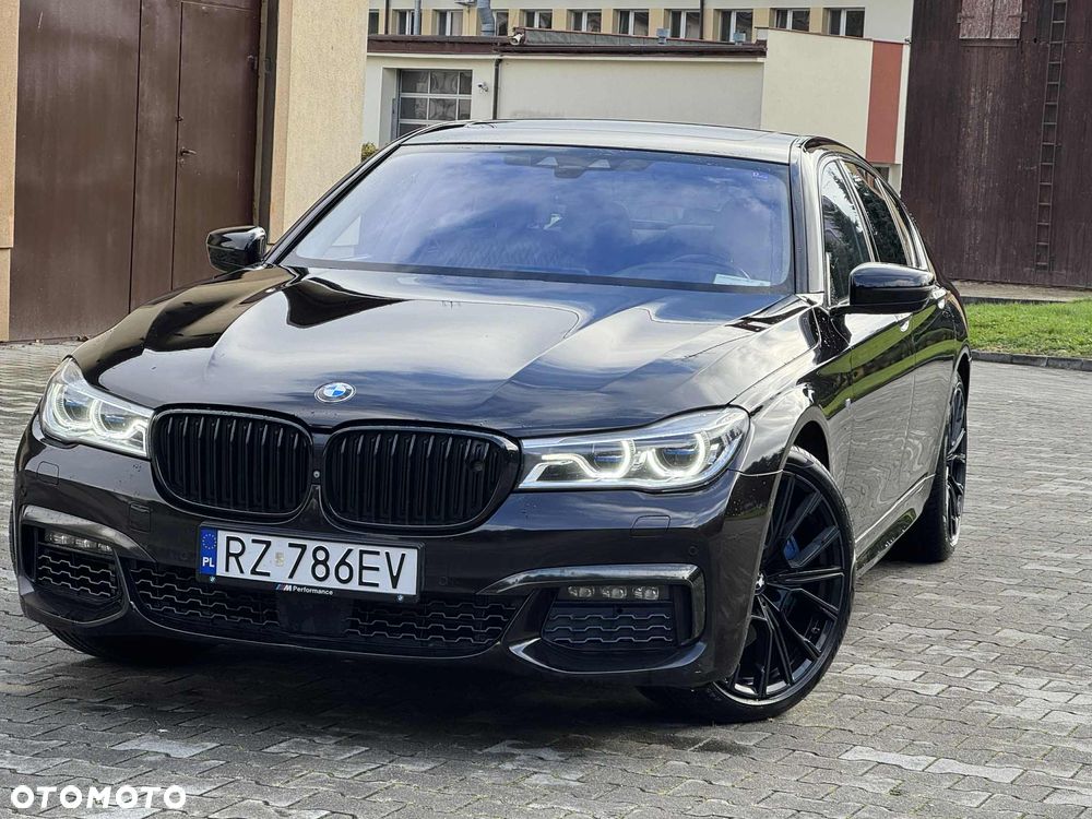 BMW Seria 7 750i xDrive - 1