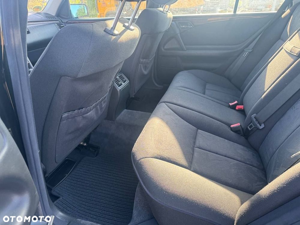 Mercedes-Benz Klasa E - 13