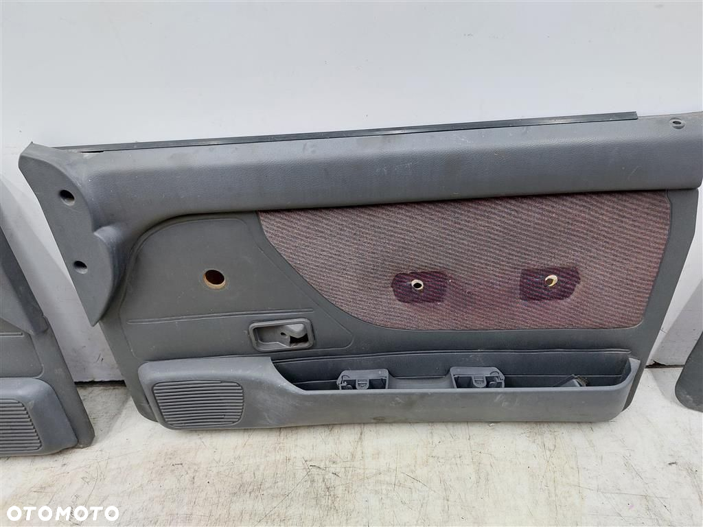 TAPICERKA BOCZKI DRZWI KOMPLET Polonez Caro - 4