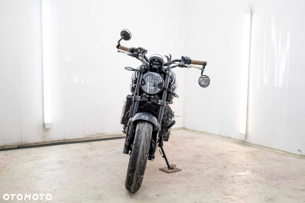Triumph Trident - 3