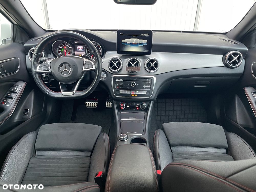 Mercedes-Benz GLA 200 7G-DCT - 9