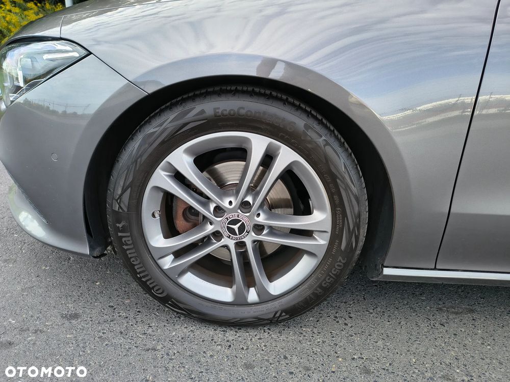 Mercedes-Benz CLA 180 7G-DCT - 21
