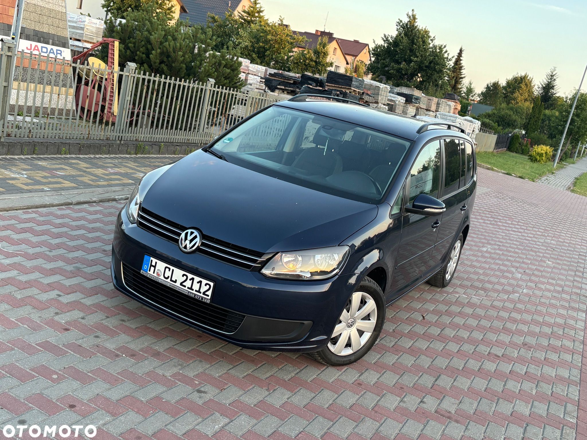 Volkswagen Touran - 1