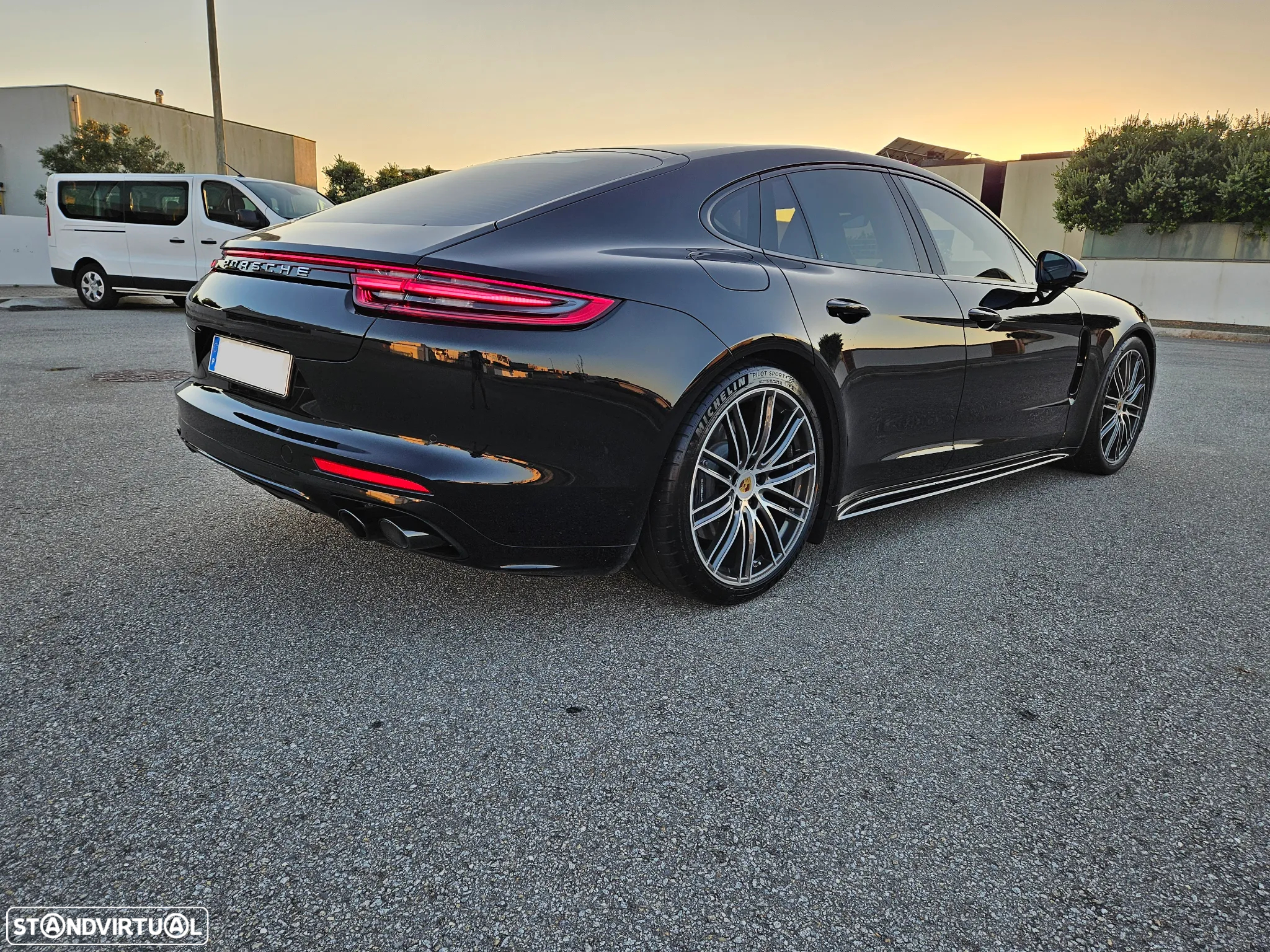 Porsche Panamera 4 E-Hybrid - 5
