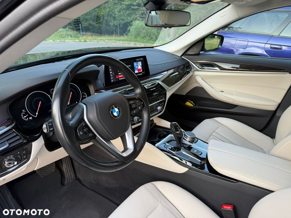 BMW Seria 5 520d xDrive Luxury Line sport - 7