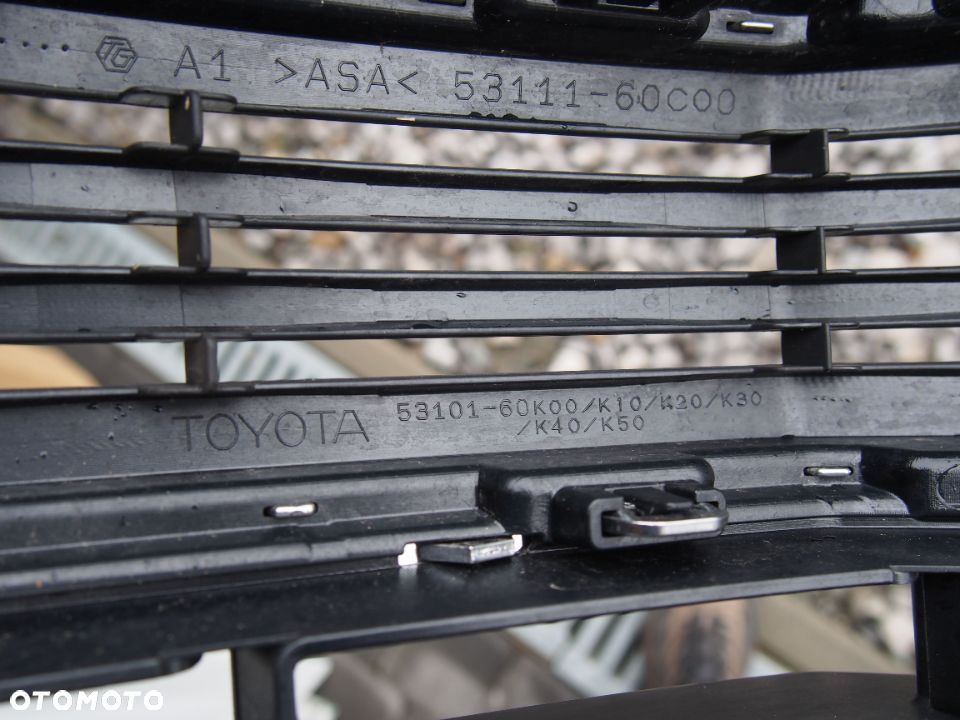 Toyota Land Cruiser 17r Atrapa grill 2017 - 3