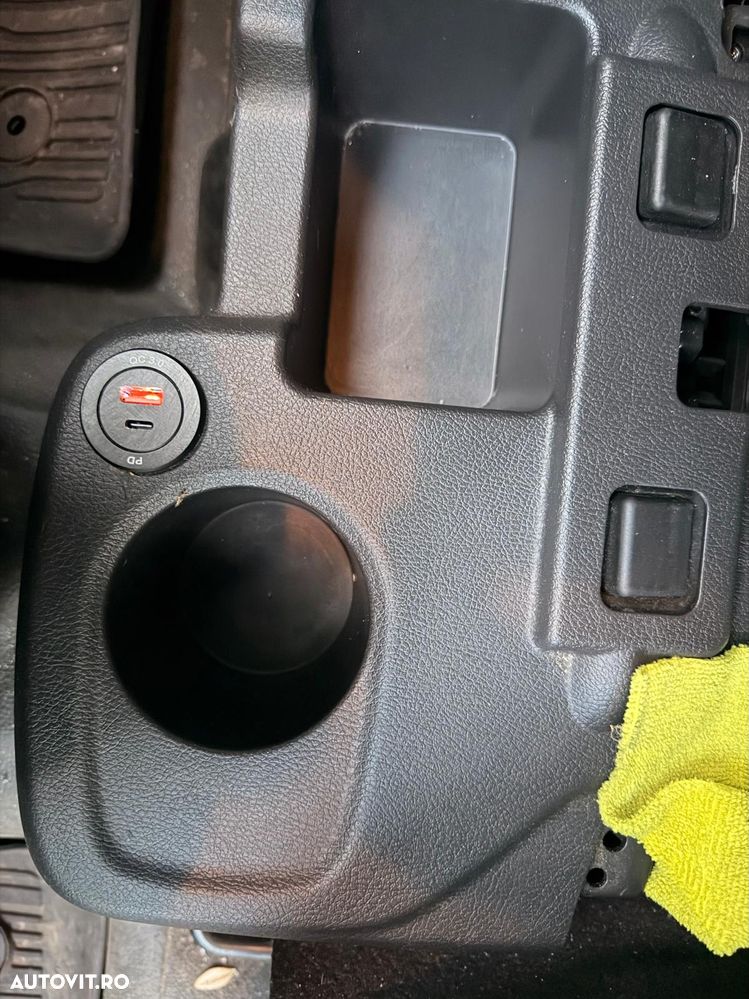Ford Transit Connect - 9