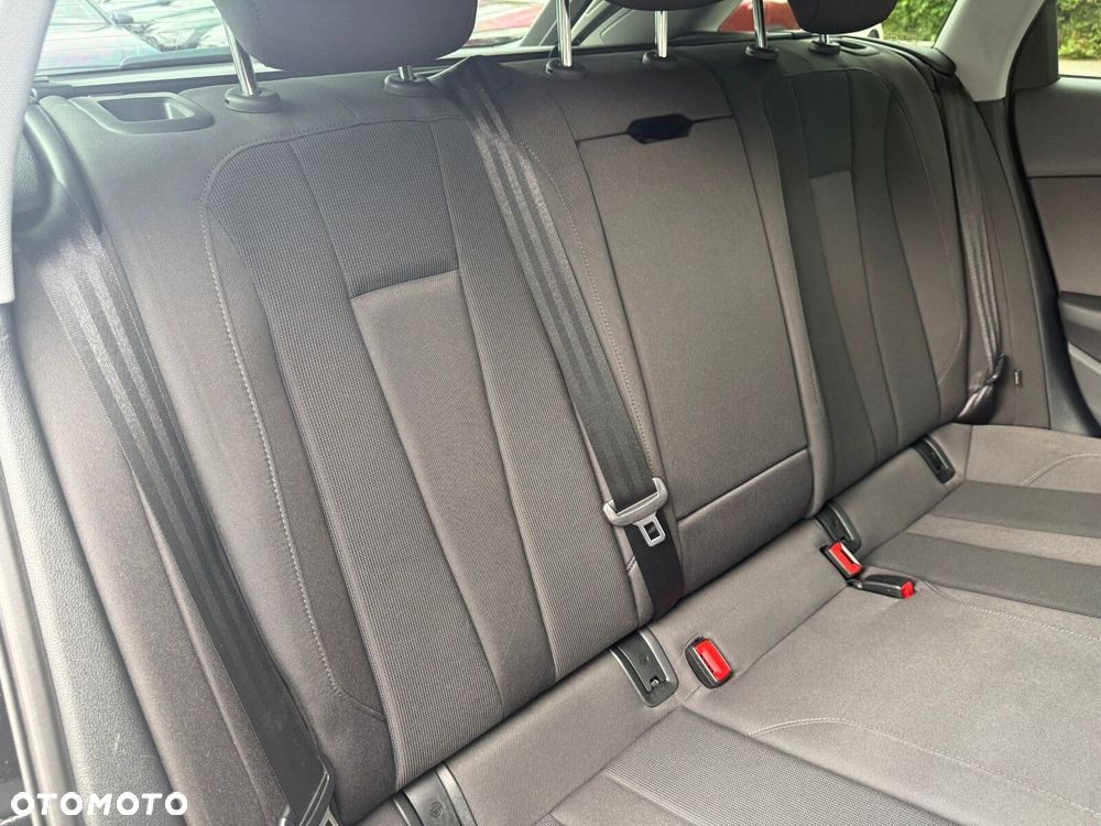 Audi A4 Avant 45 TFSI S tronic - 26
