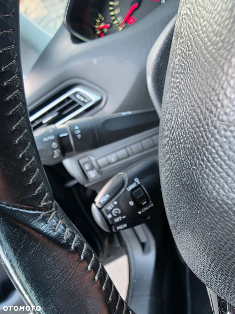 Peugeot 308 BlueHDi 100 Stop & Start Access - 24