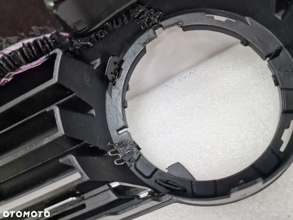 VW POLO 6C0 LIFT 14- ATRAPA / GRILL PRZEDNI PRZÓD NA WYSOKI POŁYSK , NR 6C0853651K / 6C0853653F , NR AUKCJI GL272 - 24