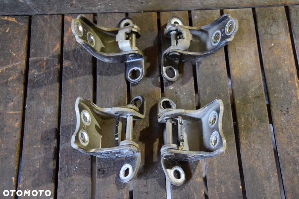 Honda Civic VIII UFO 06-11 Zawias Zawiasy drzwi prawe lewe komplet na drzwi