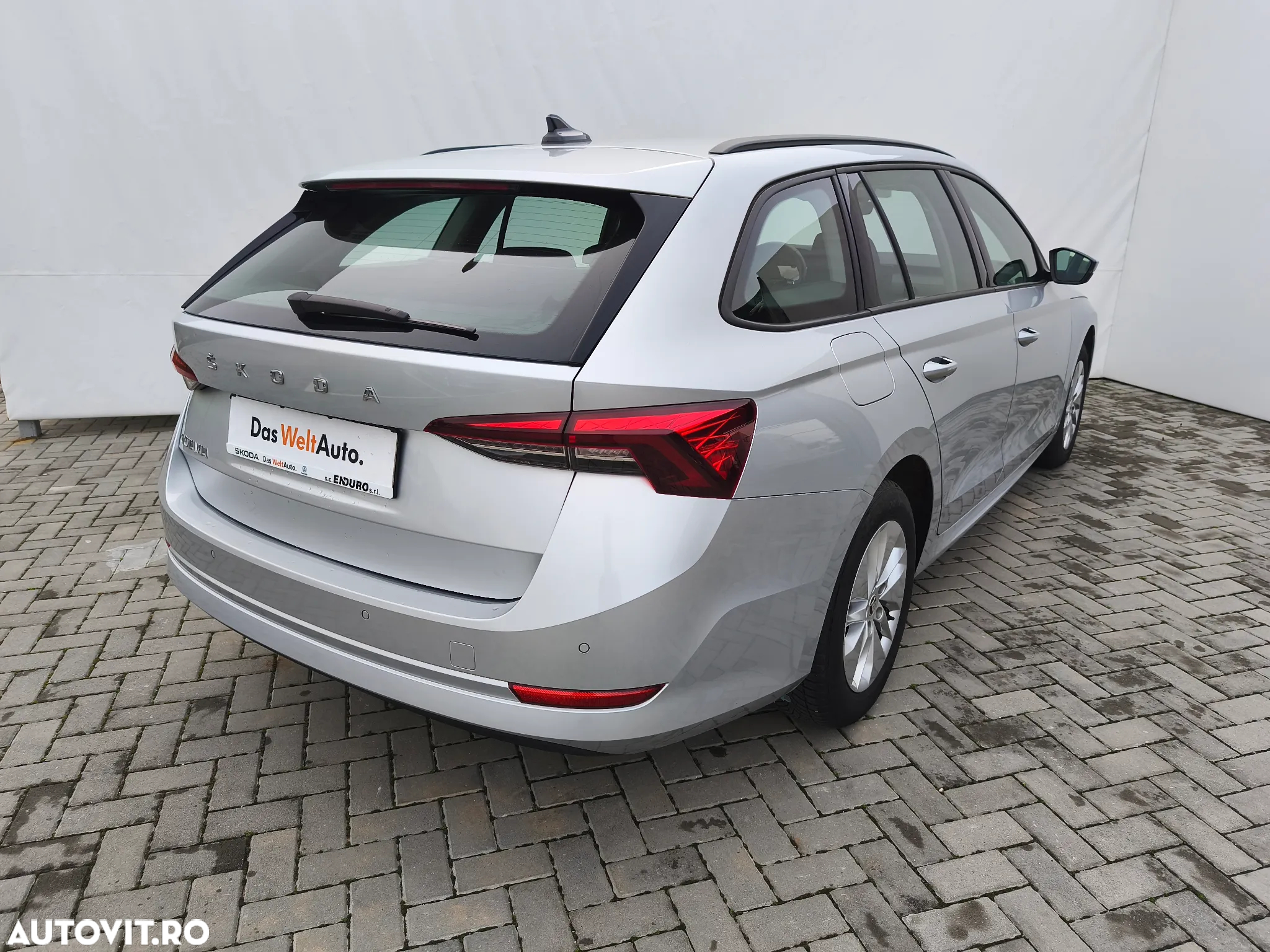 Skoda Octavia Combi 2.0 TDI DSG Exclusive - 6