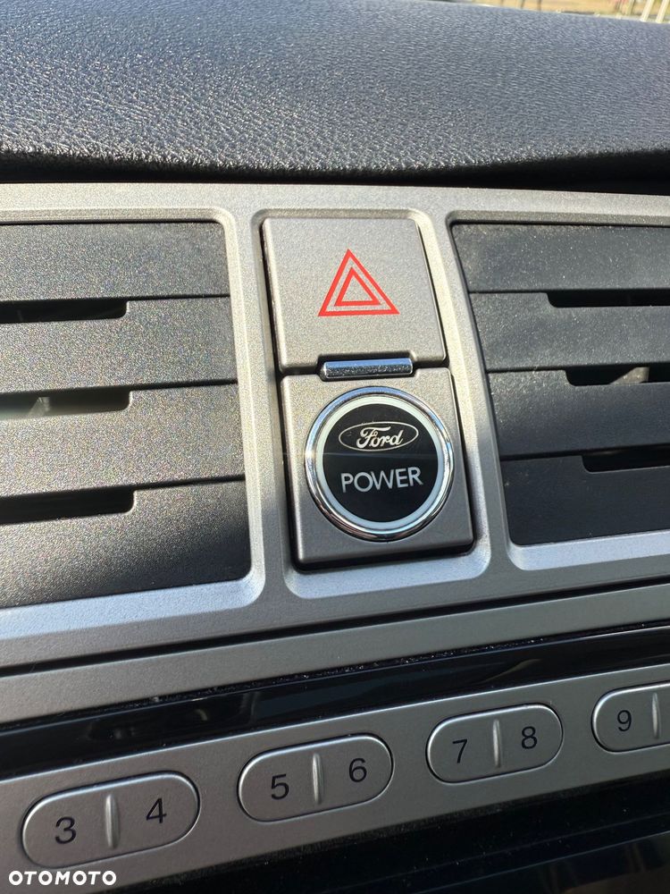 Ford Kuga 2.0 TDCi 4x4 Titanium - 17